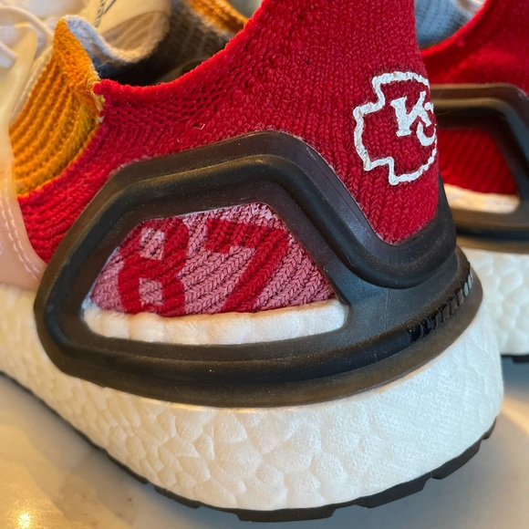 Chiefs custom ultra boosts- brand new! - Picture 6 of 8